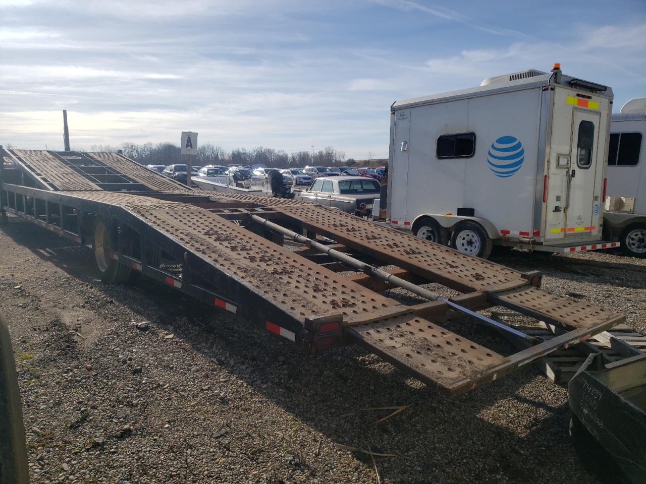 Image 3 of 2011 SUNC TRAILER 2011 with VIN 4S9CD5310BP133067