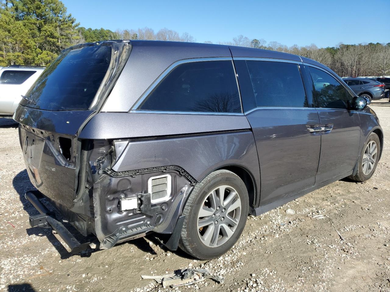 Image 3 of 2015 HONDA ODYSSEY TOURING 2015 with VIN 5FNRL5H95FB072899