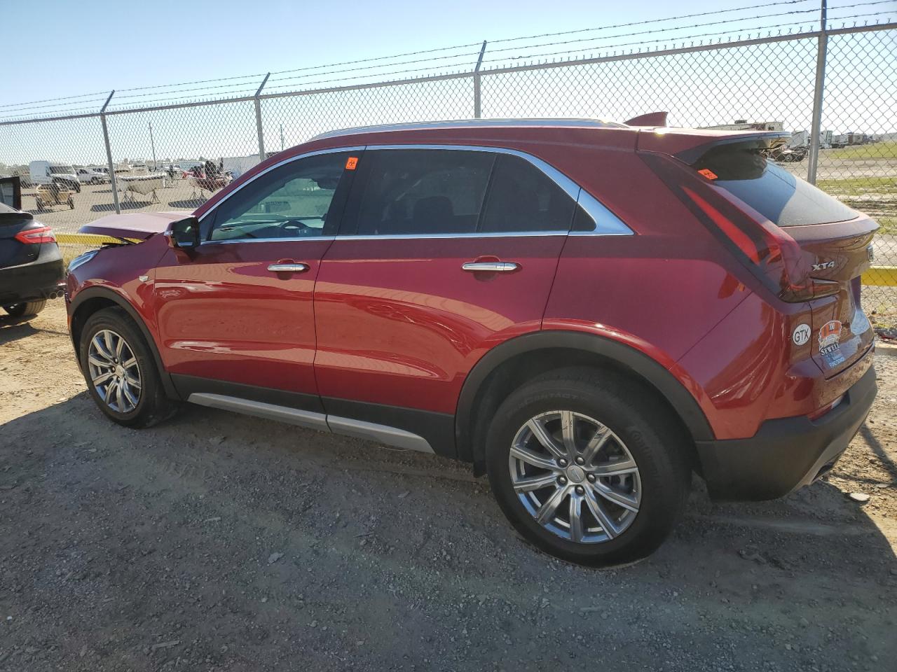 Изображение 2 2023 CADILLAC XT4 PREMIUM LUXURY 2023 с VIN 1GYFZCR45PF108137