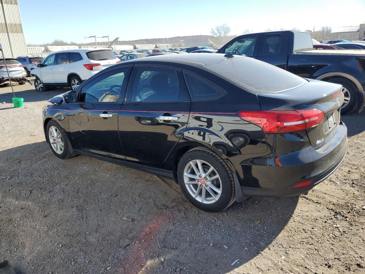 Image 2 of 2016 FORD FOCUS SE 2016 with VIN 1FADP3F29GL405019