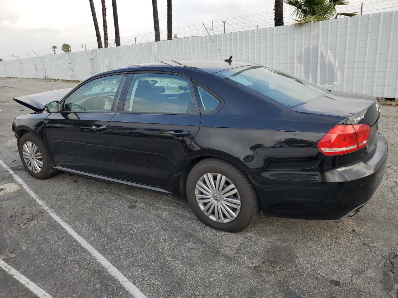 Изображение 2 2014 VOLKSWAGEN PASSAT S 2014 с VIN 1VWAT7A34EC099440