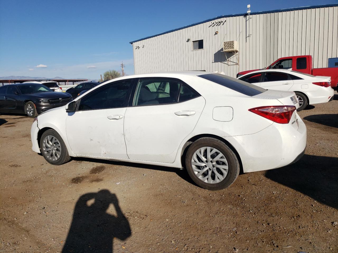 Изображение 2 2019 TOYOTA COROLLA L 2019 с VIN 2T1BURHE1KC246677