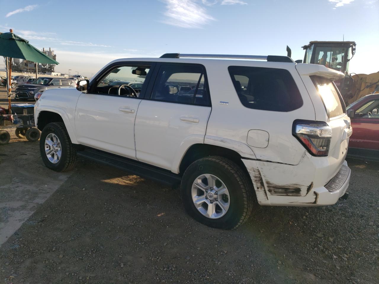 Image 2 of 2022 TOYOTA 4RUNNER SR5/SR5 PREMIUM 2022 with VIN JTEMU5JR0N6017607