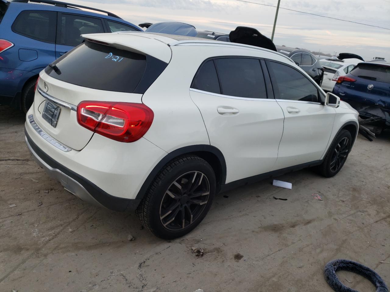 Image 3 of 2018 MERCEDES-BENZ GLA 250 2018 with VIN WDCTG4EB3JJ419993