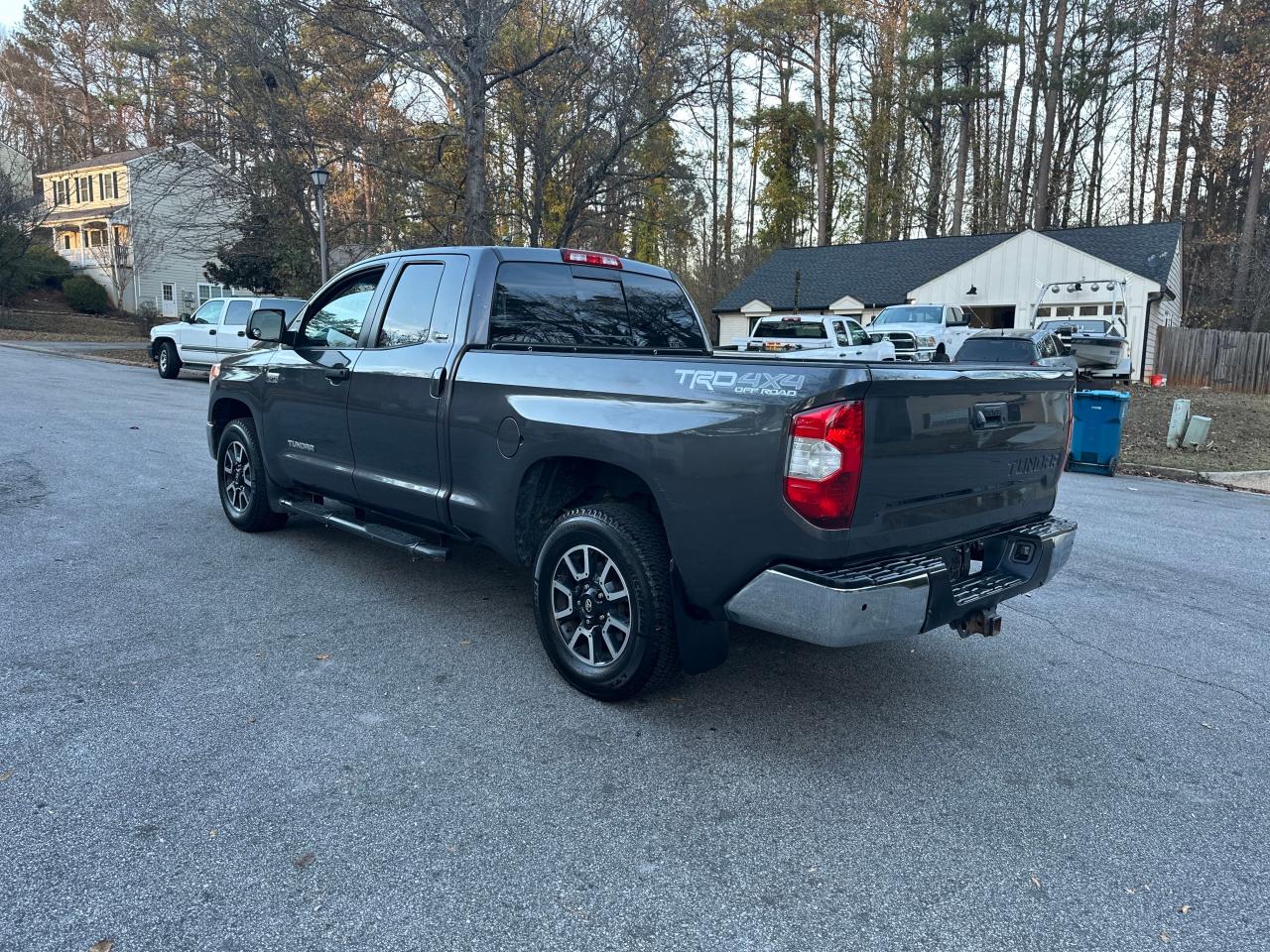 Obraz 3 z 2017 TOYOTA TUNDRA DOUBLE CAB SR/SR5 2017 z VIN 5TFUW5F16HX664352