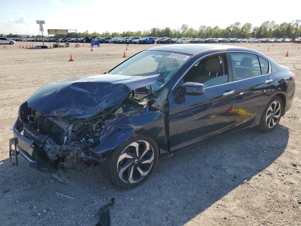 Image 1 of Honda Accord Exl 2016 with VIN 1HGCR2F8XGA155186
