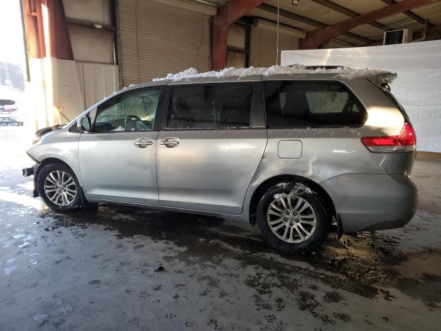 Image 2 of 2013 TOYOTA SIENNA XLE 2013 with VIN 5TDYK3DC0DS391544