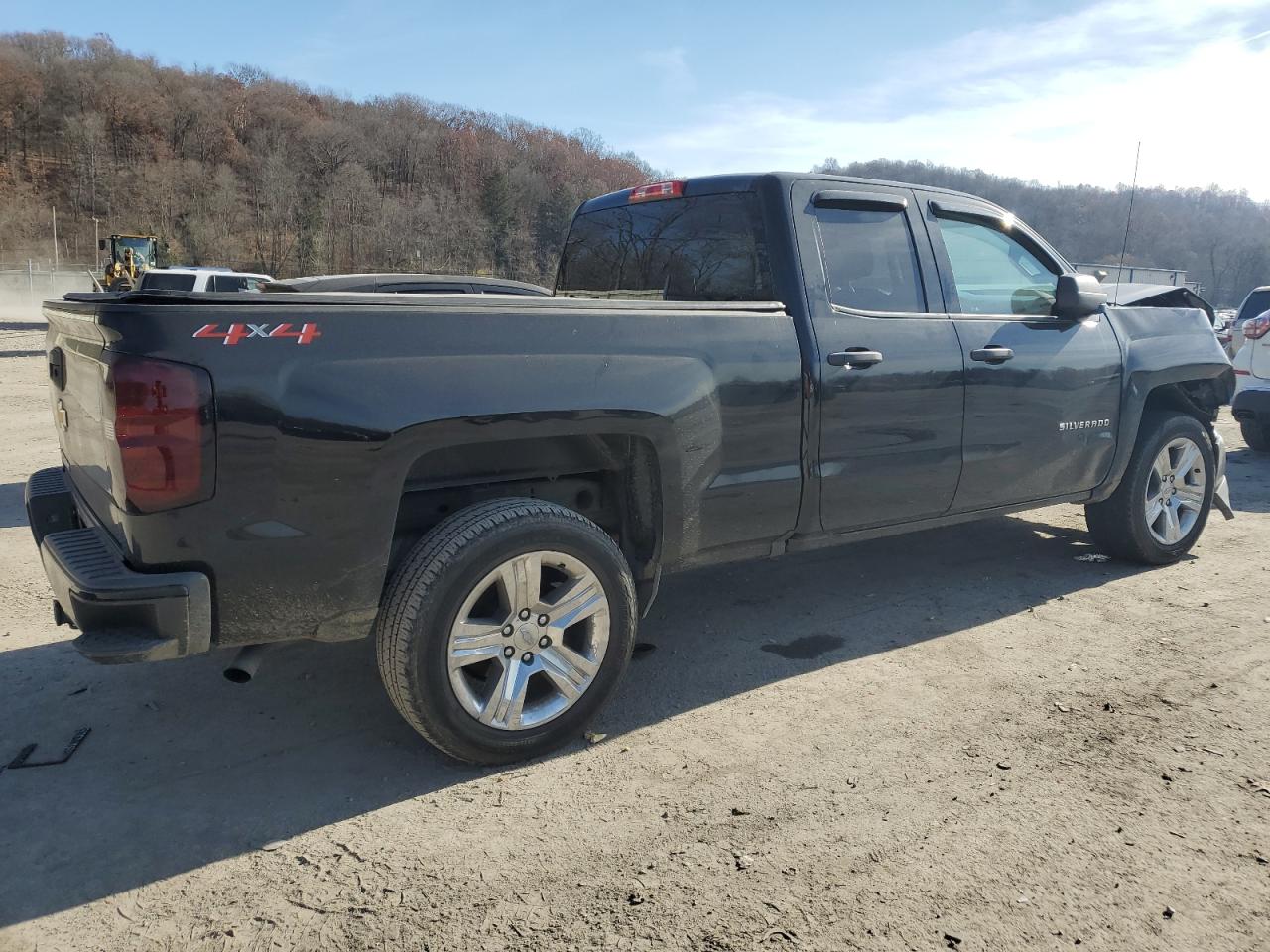 Obraz 3 z 2018 CHEVROLET SILVERADO K1500 CUSTOM 2018 z VIN 1GCVKPEC5JZ172646
