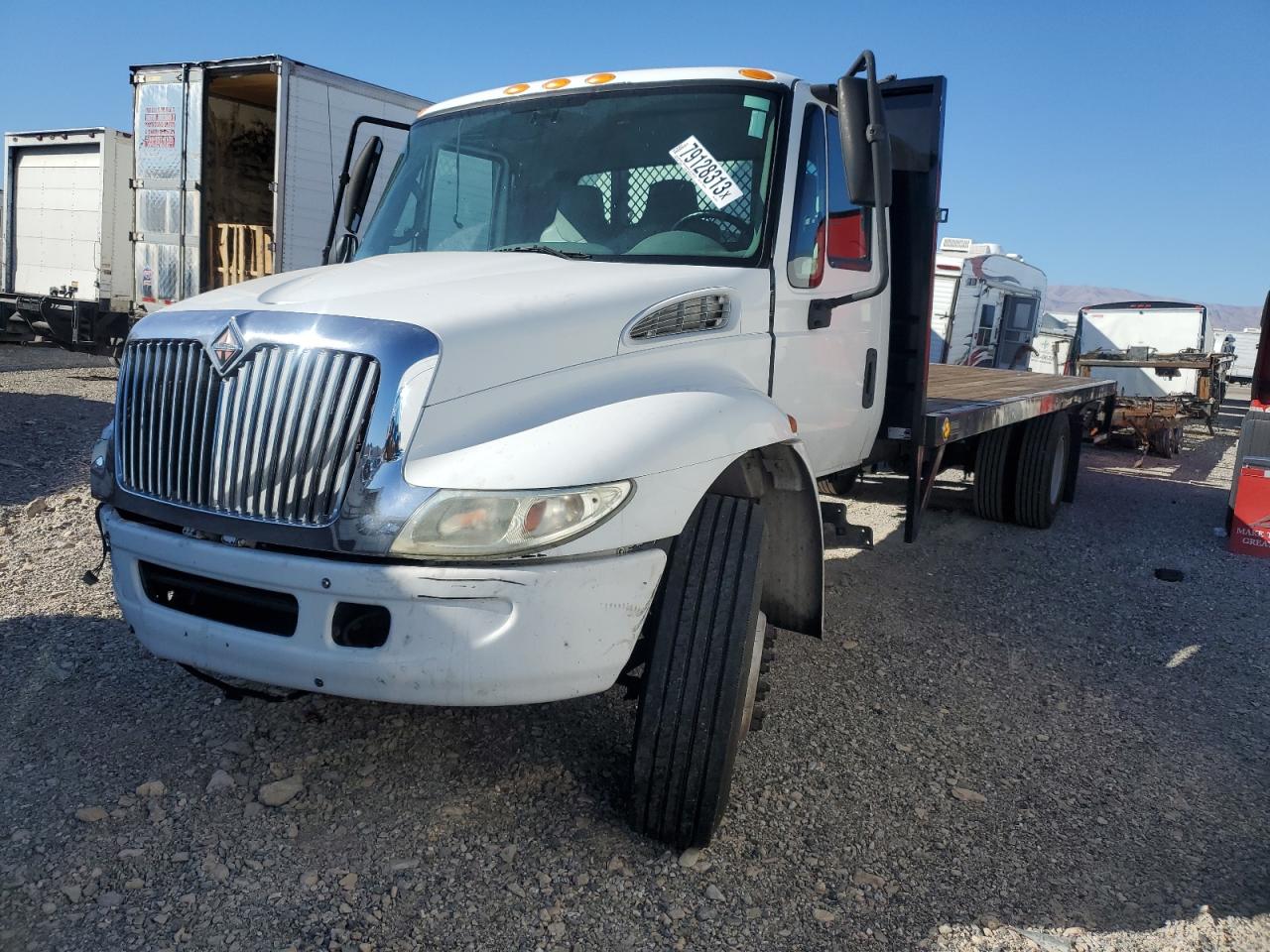 Image 2 of 2004 INTERNATIONAL 4000 4300 2004 with VIN 1HTMMAAM44H670254