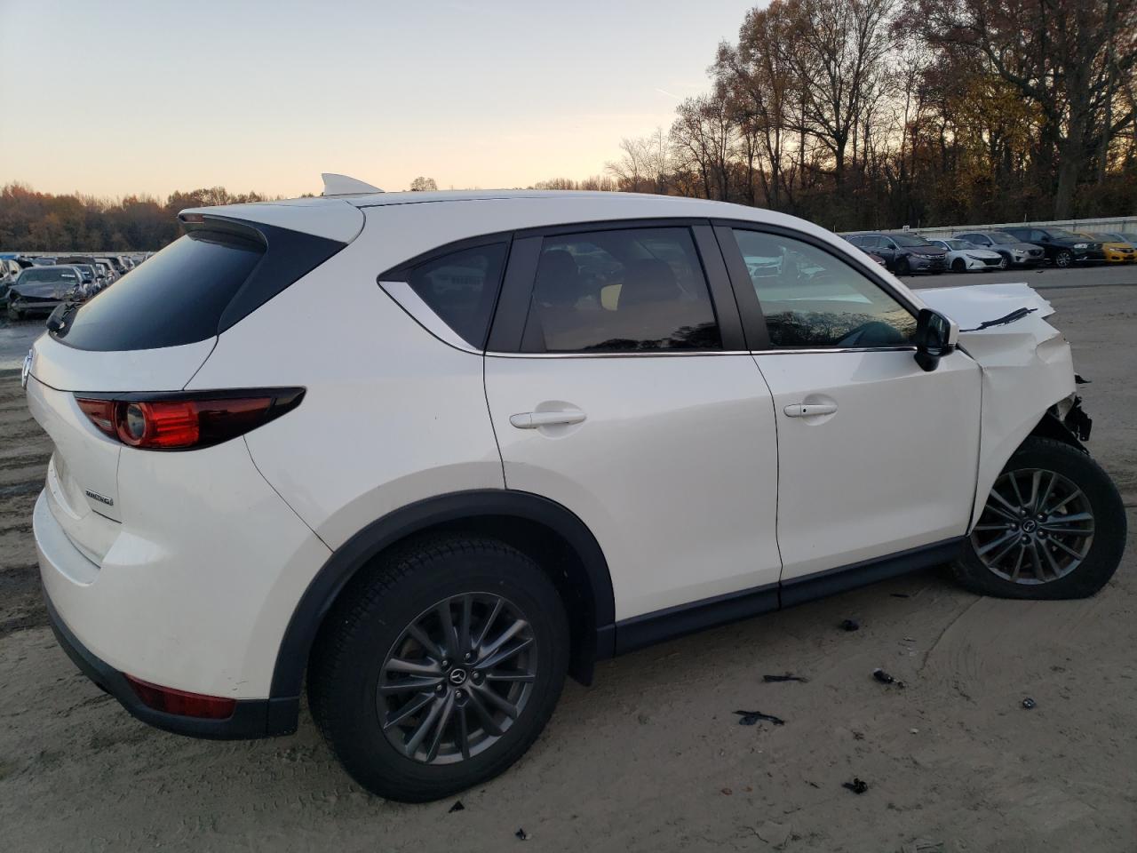 Obraz 3 z 2021 MAZDA CX-5 TOURING 2021 z VIN JM3KFBCM5M1374791