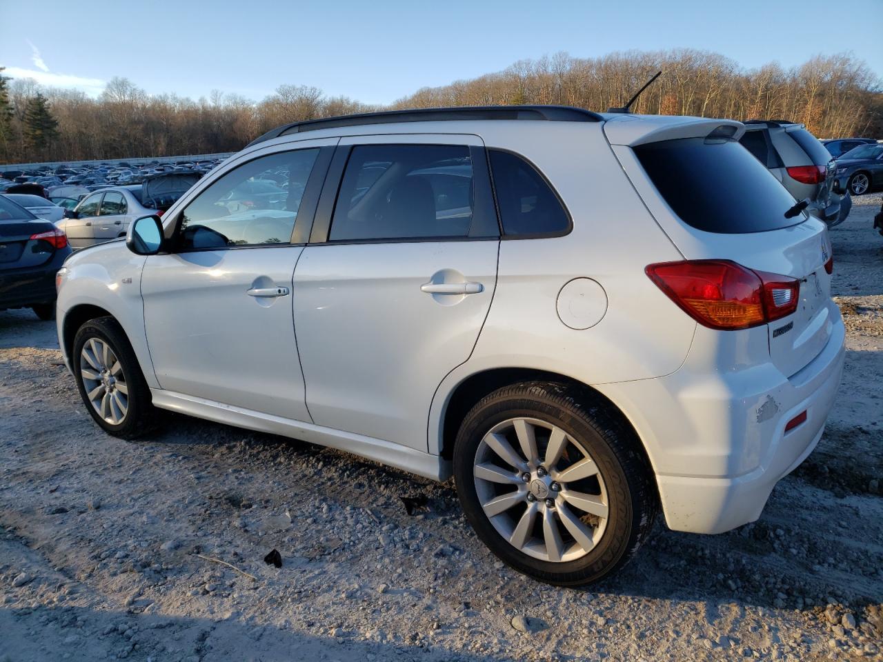 Изображение 2 2011 MITSUBISHI OUTLANDER SPORT SE 2011 с VIN JA4AP4AU9BZ017705