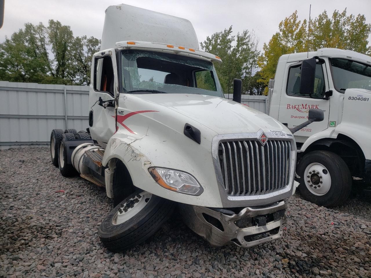 2020 INTERNATIONAL LT625  2020 image