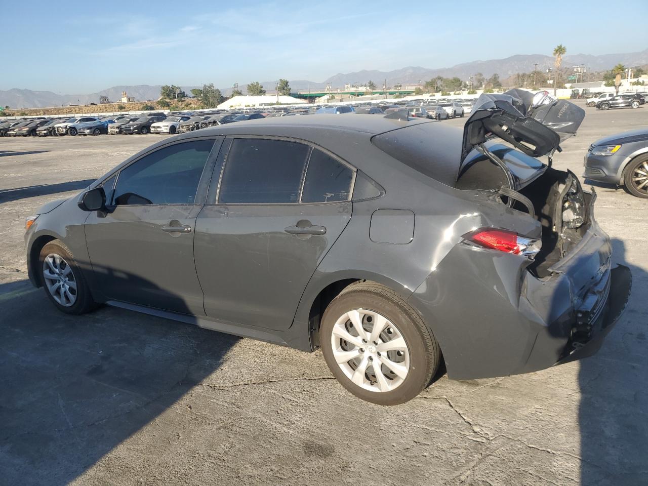 Image 2 of 2023 TOYOTA COROLLA LE 2023 with VIN JTDBCMFE4P3009223