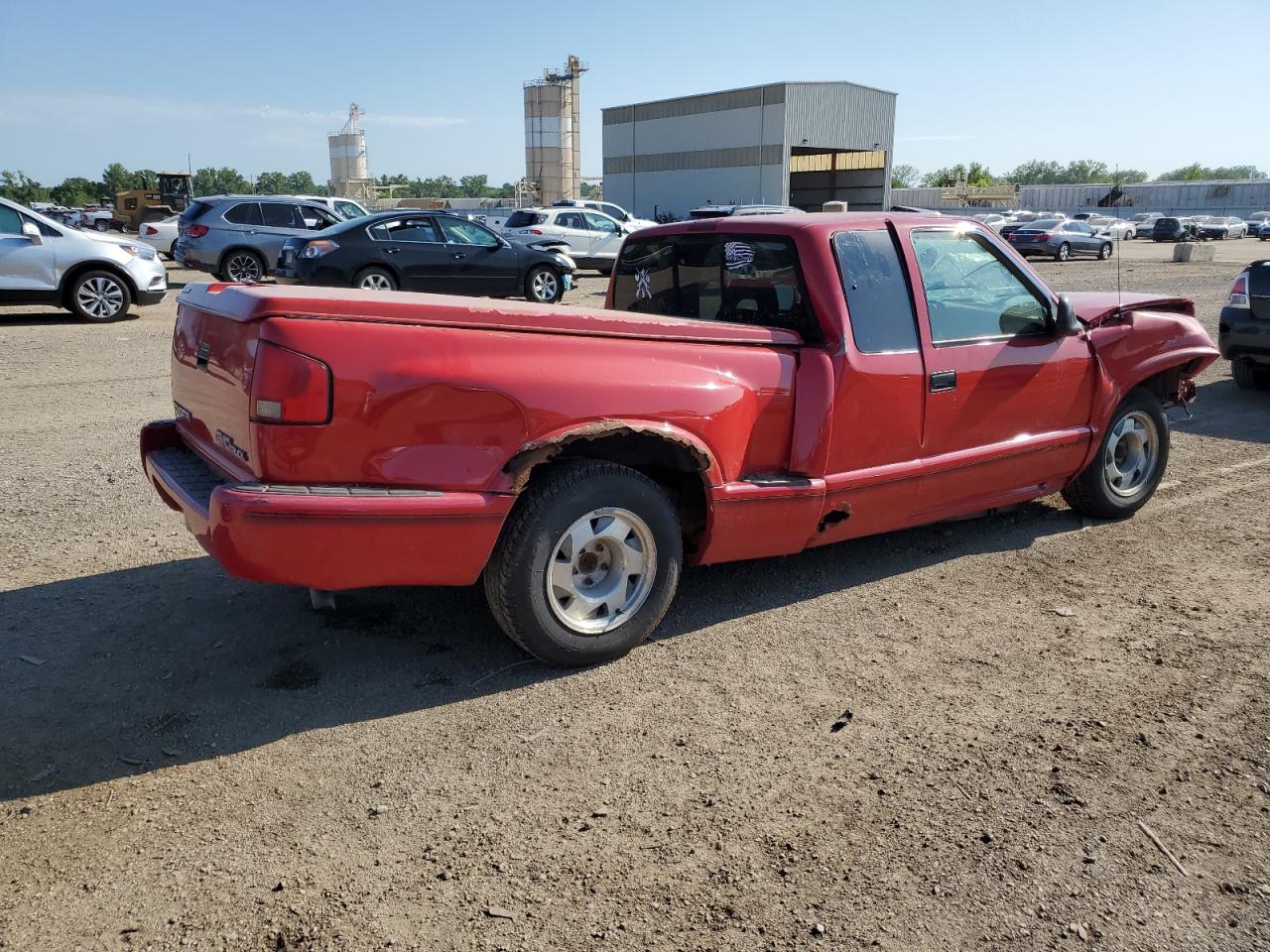 Image 3 of 1997 GMC SONOMA  1997 with VIN 1GTCS19X4V8518943