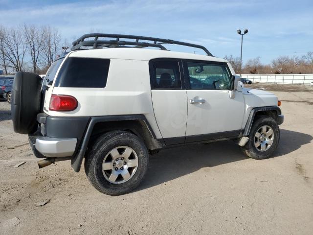 Obraz 3 z 2010 TOYOTA FJ CRUISER  2010 z VIN JTEBU4BF2AK075094