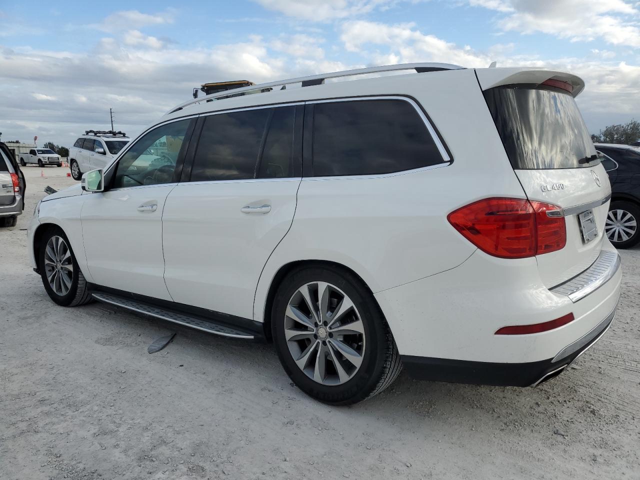 Image 2 of 2014 MERCEDES-BENZ GL 450 4MATIC 2014 with VIN 4JGDF7CE7EA331123