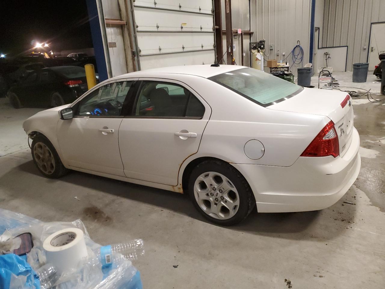 Obraz 2 z 2011 FORD FUSION SE 2011 z VIN 3FAHP0HA8BR241177