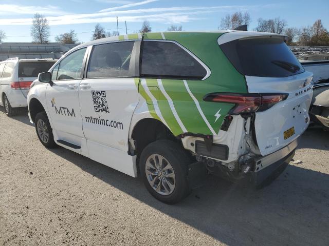 Изображение 2 2022 TOYOTA SIENNA LE 2022 с VIN 5TDKSKFC4NS072338