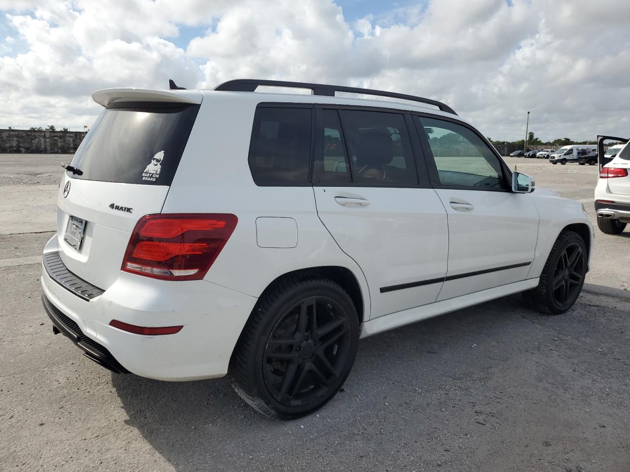 Image 3 of 2015 MERCEDES-BENZ GLK 350 4MATIC 2015 with VIN WDCGG8JB2FG344559