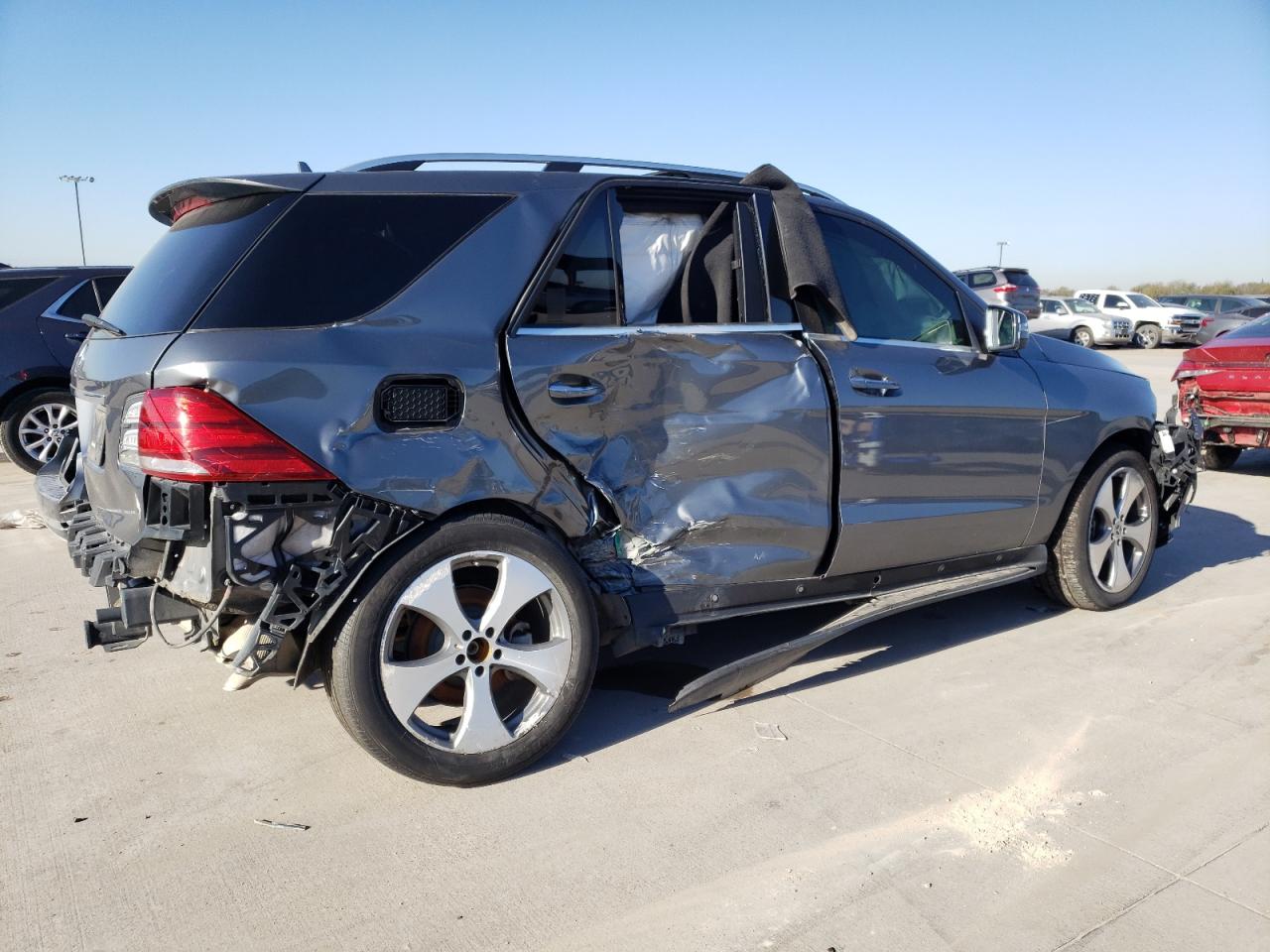 Image 3 of 2017 MERCEDES-BENZ GLE 350 2017 with VIN 4JGDA5JBXHA951030