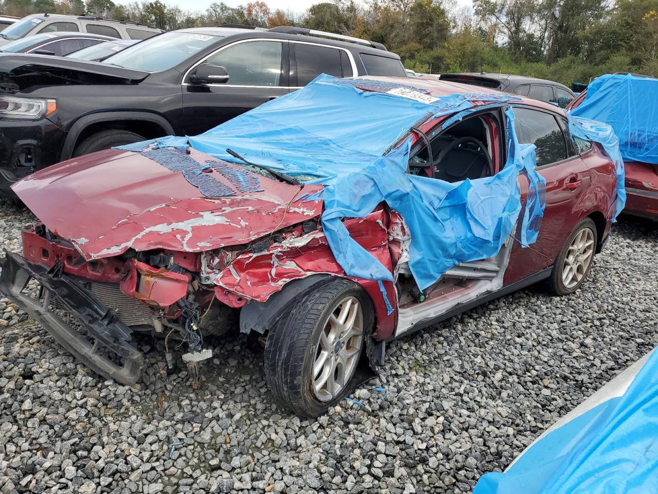 Image 1 of 2015 FORD FOCUS SE 2015 with VIN 1FADP3F29FL356726