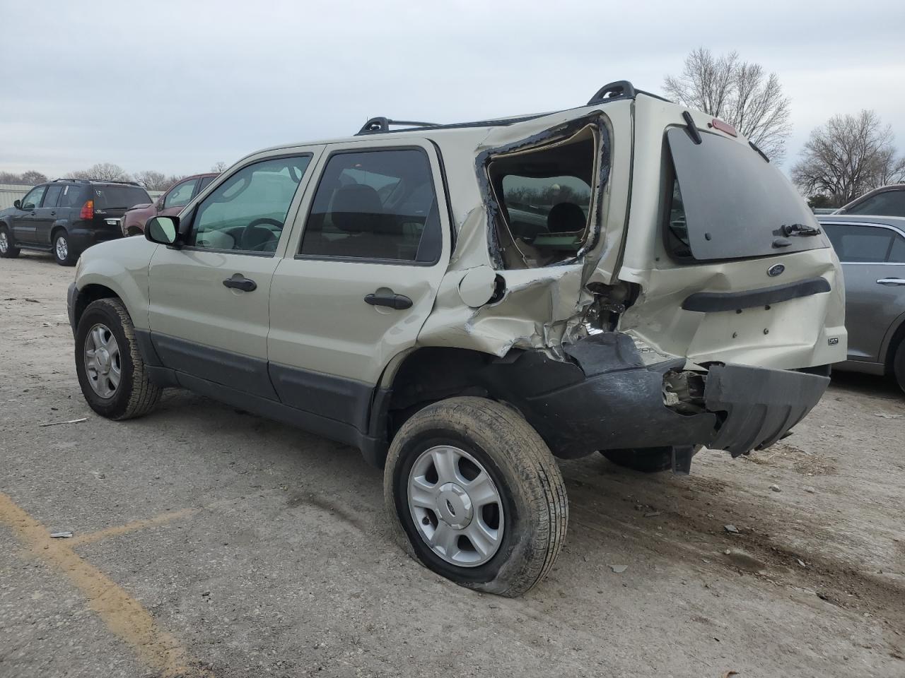 Image 2 of 2004 FORD ESCAPE XLT 2004 with VIN 1FMYU03144DA21066
