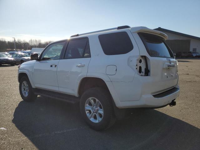 Изображение 2 2022 TOYOTA 4RUNNER SR5/SR5 PREMIUM 2022 с VIN JTENU5JR1N6005860