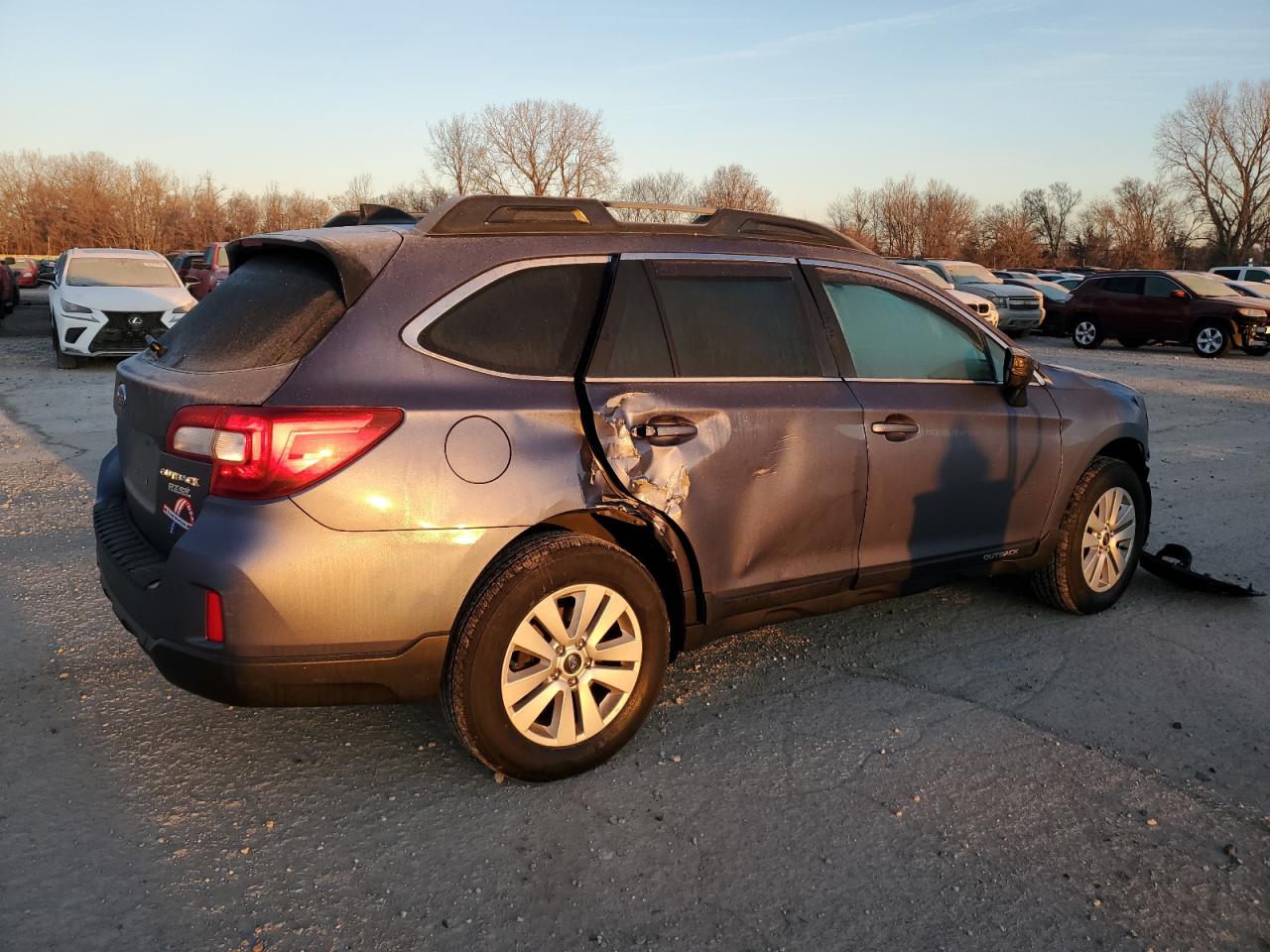 Изображение 3 2017 SUBARU OUTBACK 2.5I PREMIUM 2017 с VIN 4S4BSACCXH3206947
