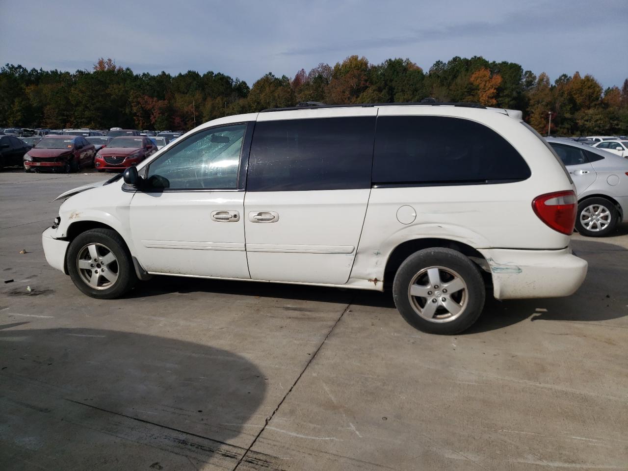 Image 2 of 2007 DODGE GRAND CARAVAN SXT 2007 with VIN 2D4GP44LX7R118405