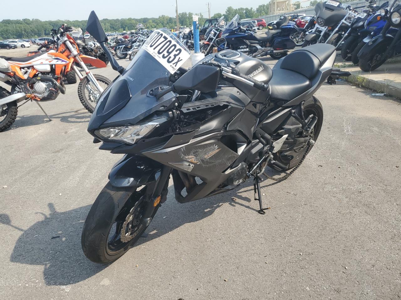 Изображение 2 Kawasaki Ex650 R 2023 с VIN ML5EXER12PDA84039