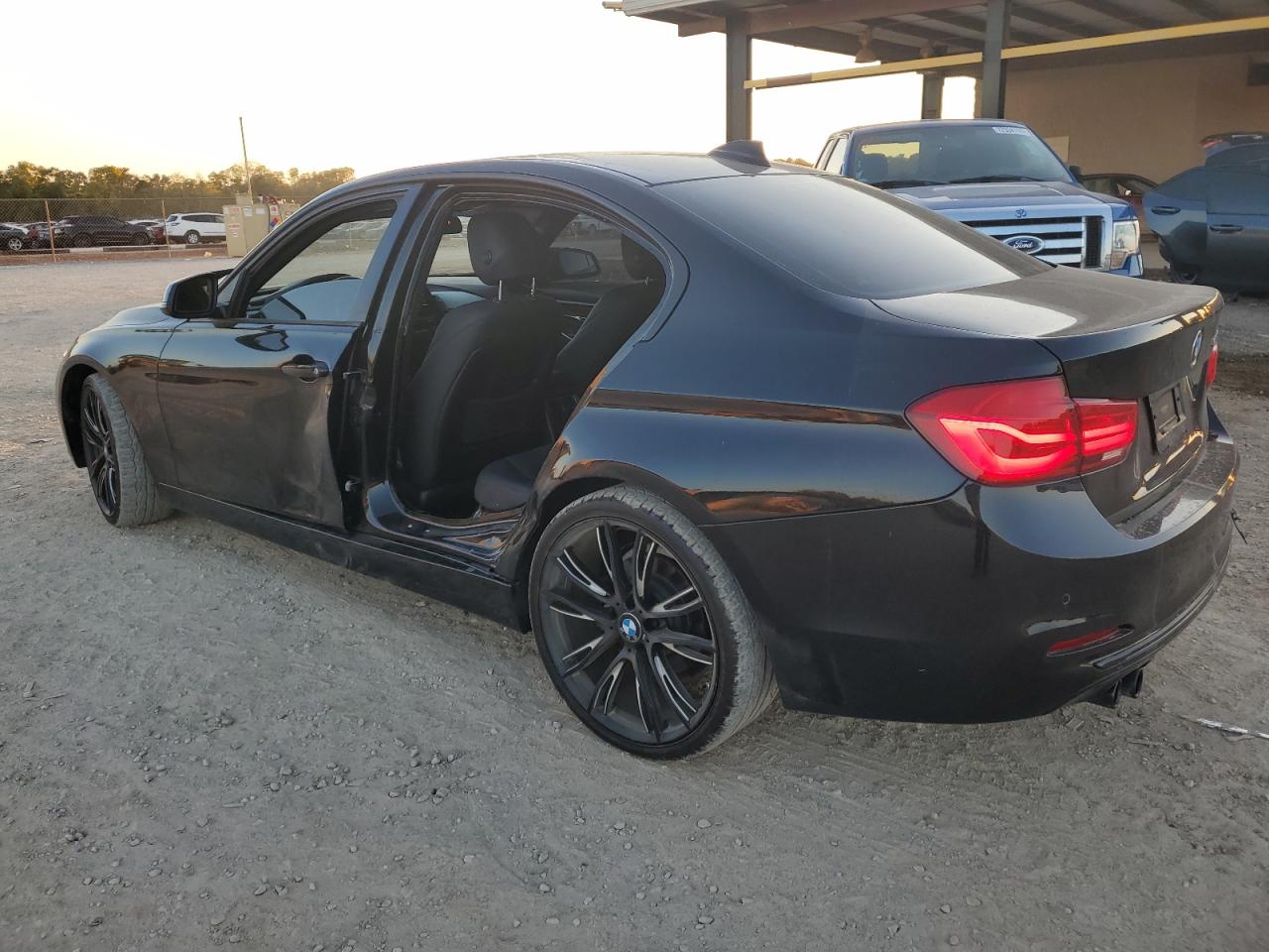 Obraz 2 z 2016 BMW 328 I SULEV 2016 z VIN WBA8E9C57GP847645