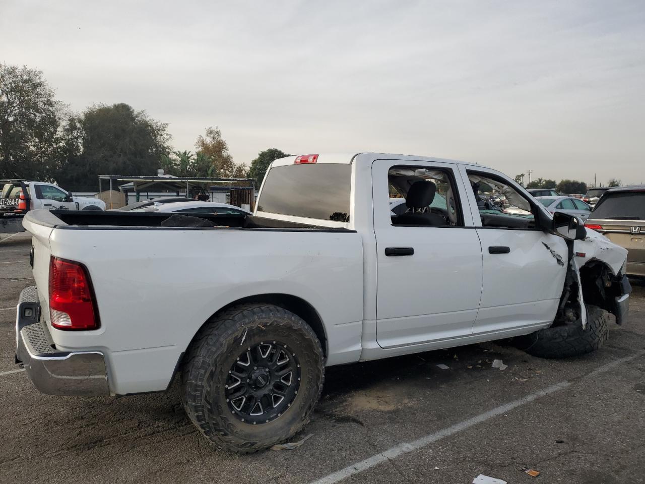 Image 3 of 2018 RAM 1500 ST 2018 with VIN 1C6RR6KM9JS225904