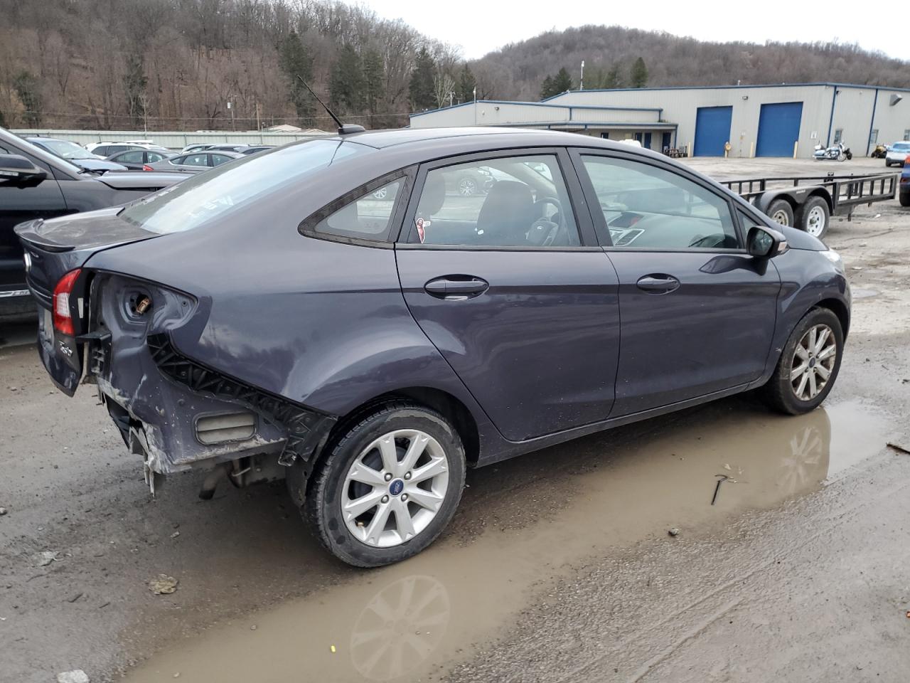 Image 3 of 2013 FORD FIESTA SE 2013 with VIN 3FADP4BJ5DM204005