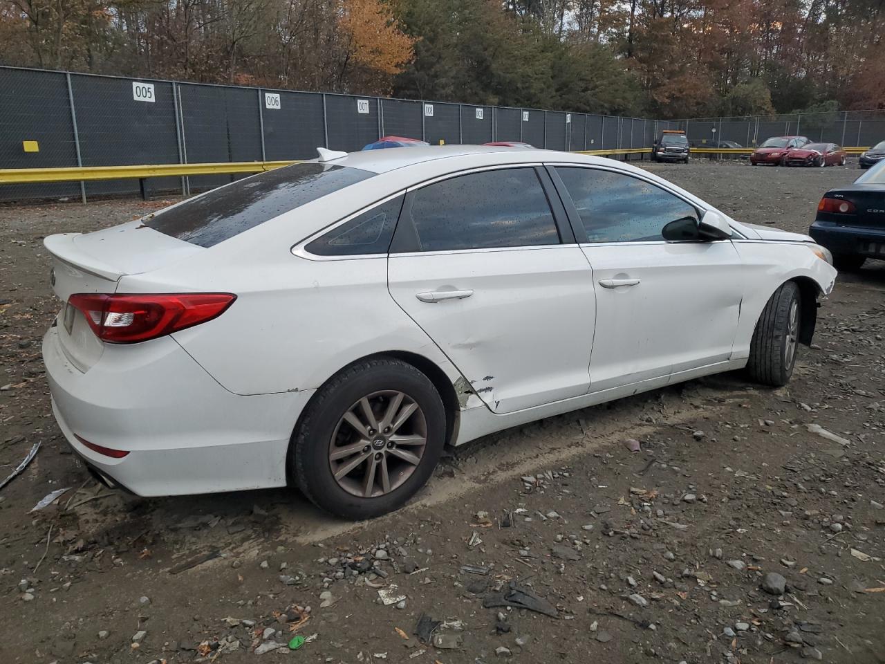 Obraz 3 z 2015 HYUNDAI SONATA SE 2015 z VIN 5NPE24AF1FH007724