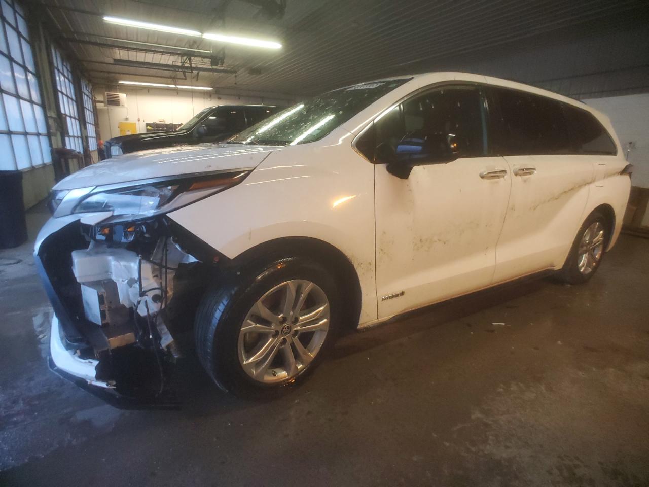 Image 1 of 2021 TOYOTA SIENNA XSE 2021 with VIN 5TDDSKFC5MS033801