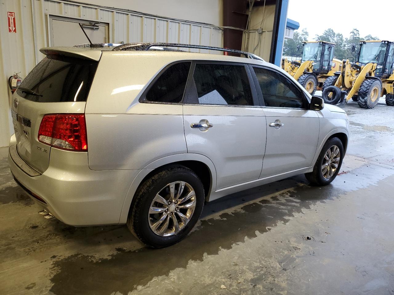 Image 3 of 2013 KIA SORENTO SX 2013 with VIN 5XYKW4A29DG394631