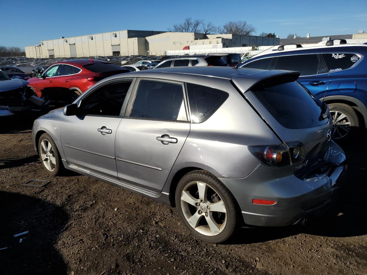 Obraz 2 z 2005 MAZDA 3 HATCHBACK 2005 z VIN JM1BK343351295136