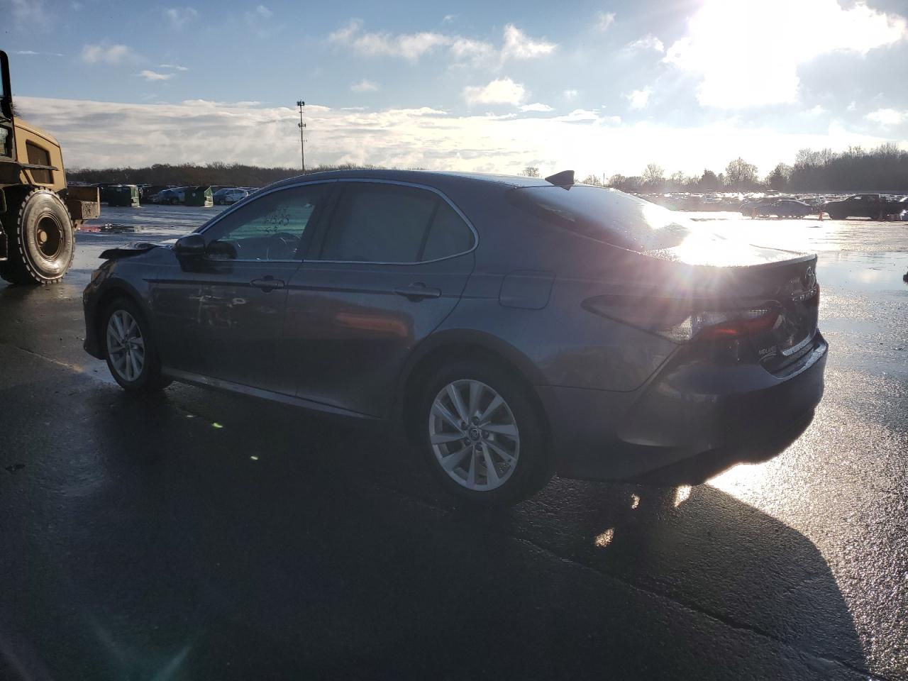 Изображение 2 2023 TOYOTA CAMRY LE 2023 с VIN 4T1C11AK3PU125332