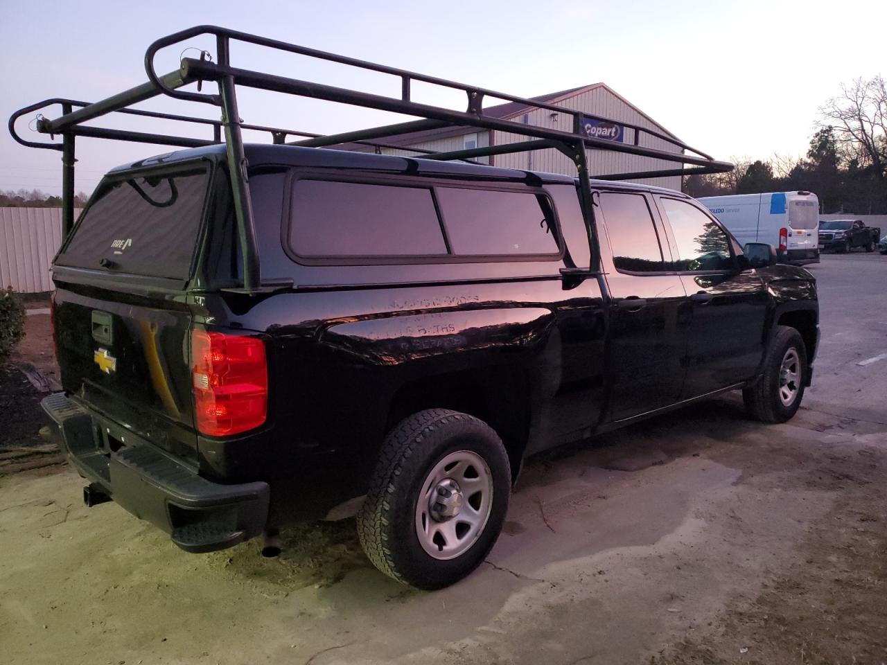 Изображение 3 2018 CHEVROLET SILVERADO C1500 2018 с VIN 1GCRCNEH8JZ266440