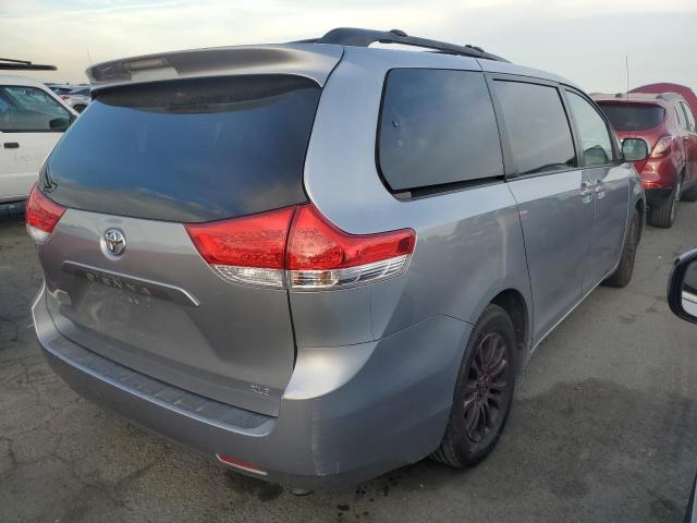 Изображение 3 2012 TOYOTA SIENNA XLE 2012 с VIN 5TDYK3DC5CS233988