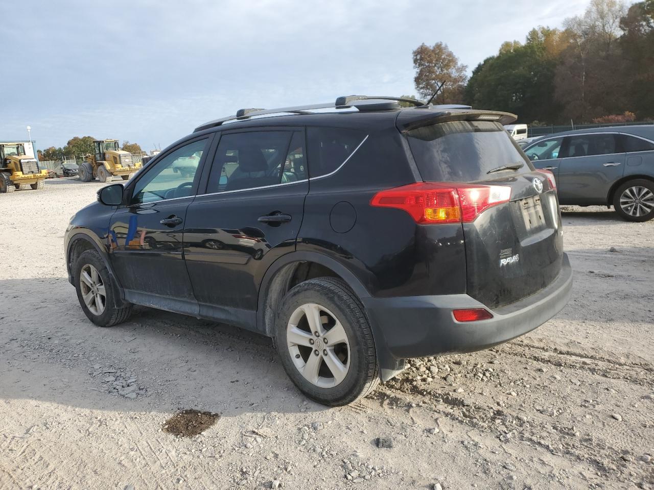 Image 2 of 2014 TOYOTA RAV4 XLE 2014 with VIN 2T3WFREV6EW102598