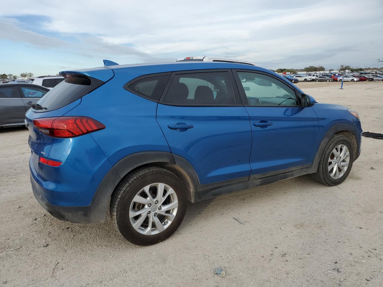 Изображение 3 2019 HYUNDAI TUCSON SE 2019 с VIN KM8J2CA42KU914419
