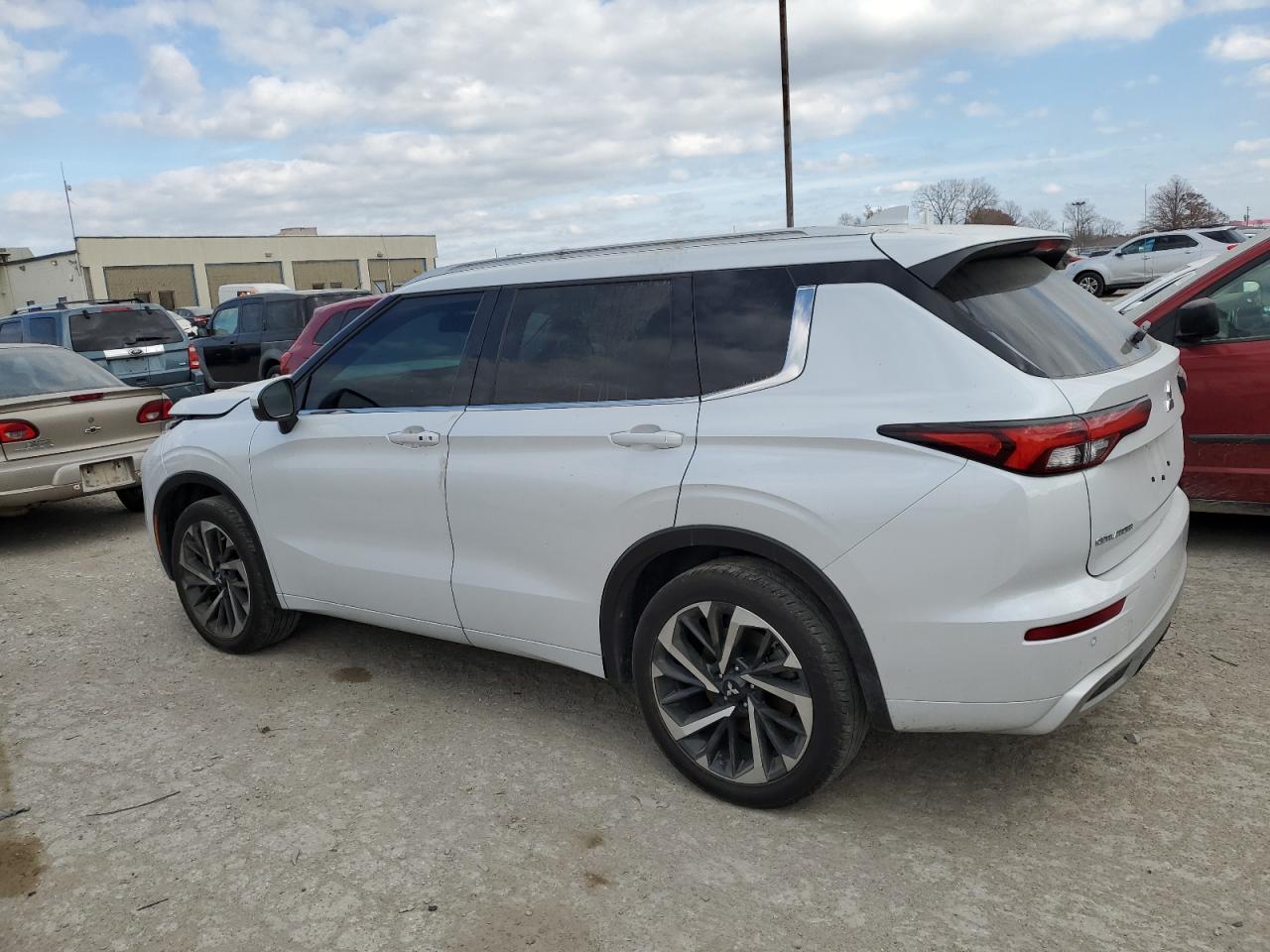 Image 2 of 2022 MITSUBISHI OUTLANDER SEL 2022 with VIN JA4J3VA85NZ059846