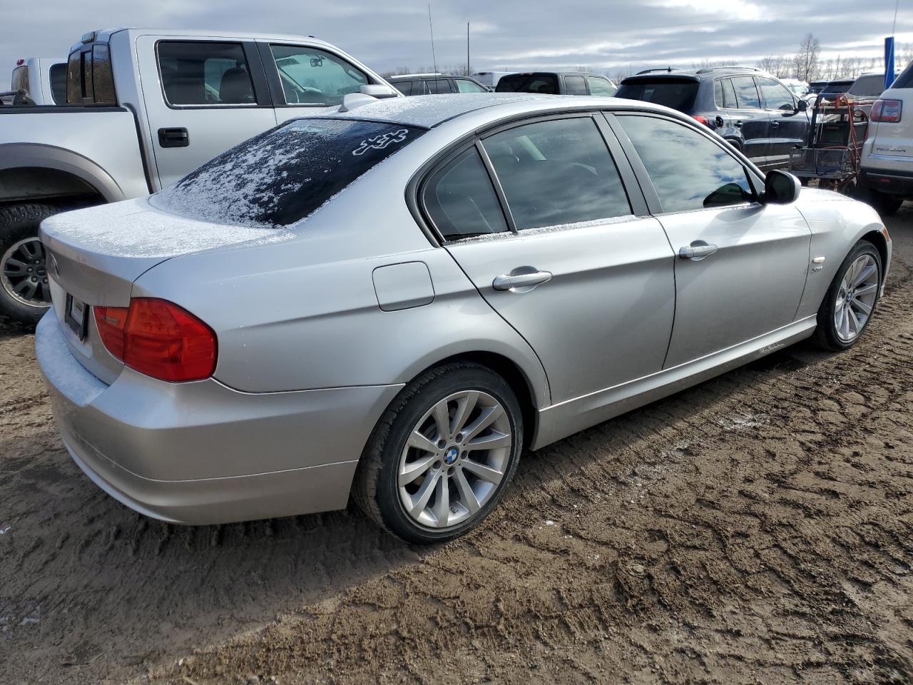 Image 3 of 2011 BMW 328 XI 2011 with VIN WBAPK7G51BNN78839