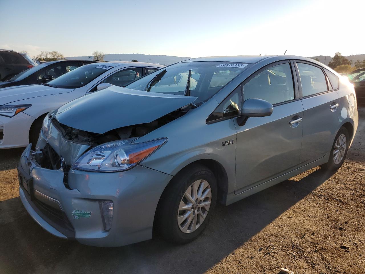 Image 1 of 2015 TOYOTA PRIUS PLUG-IN  2015 with VIN JTDKN3DP8F3072803