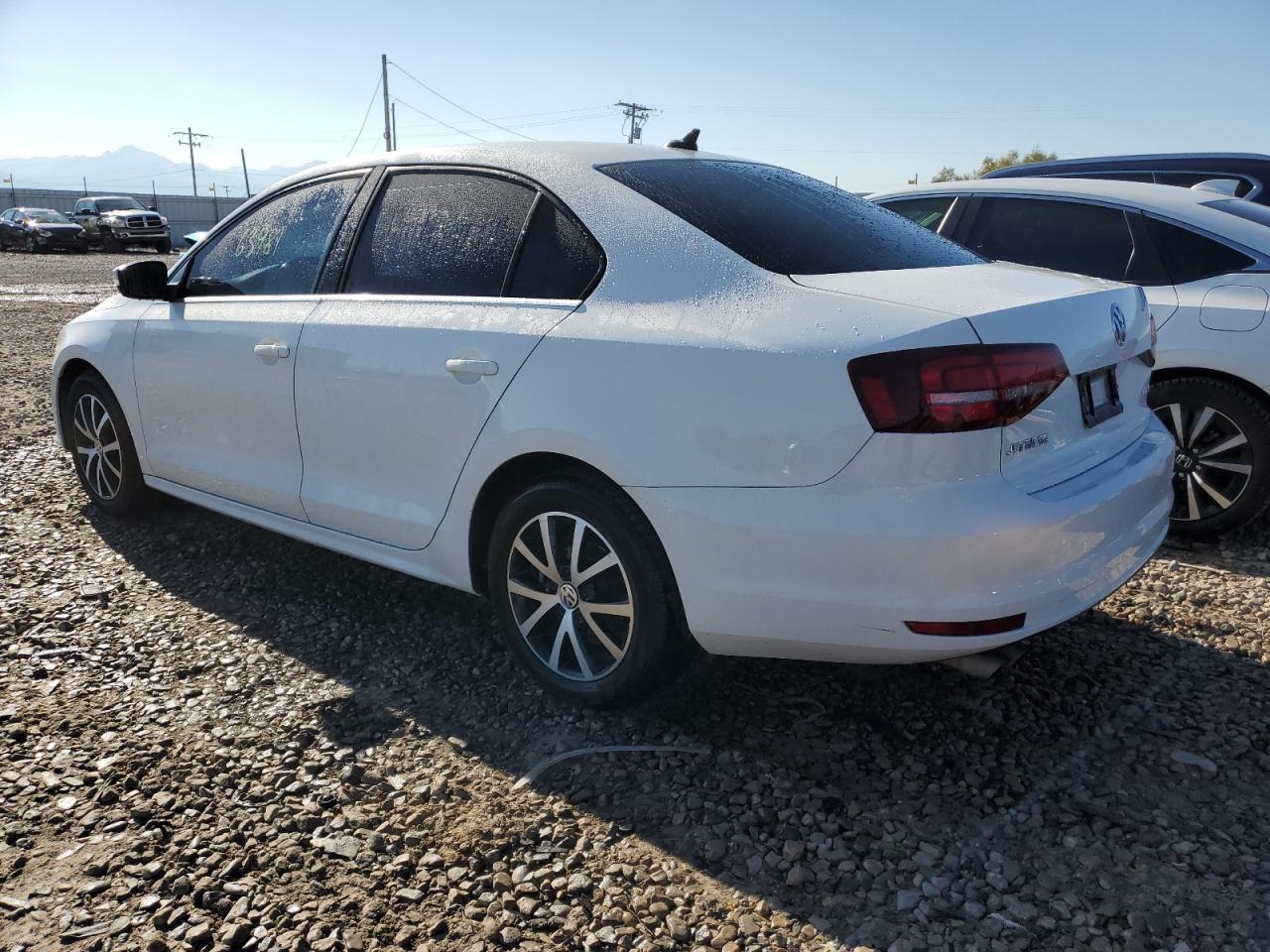 Image 2 of 2017 VOLKSWAGEN JETTA SE 2017 with VIN 3VWDB7AJ2HM403138