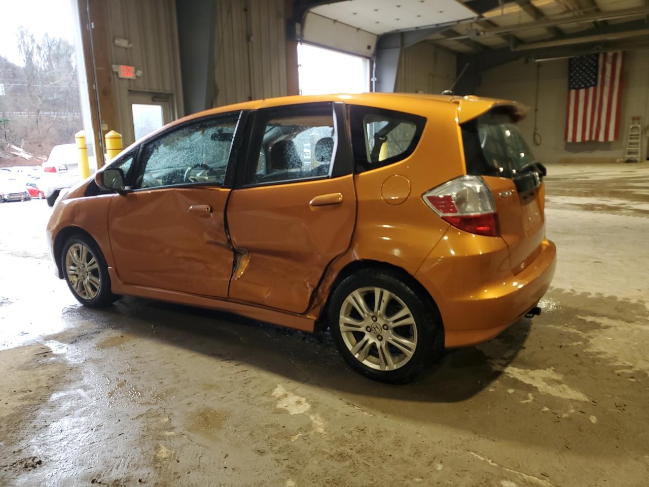 Изображение 2 2010 HONDA FIT SPORT 2010 с VIN JHMGE8G43AS014812