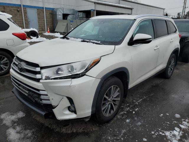 Image 1 of 2019 TOYOTA HIGHLANDER SE 2019 with VIN 5TDJZRFH8KS622065