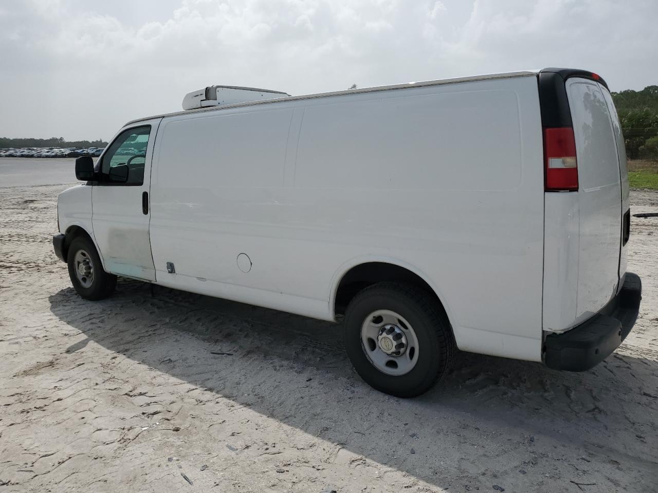 Image 2 of 2014 CHEVROLET EXPRESS G2500  2014 with VIN 1GCWGGCA6E1133012