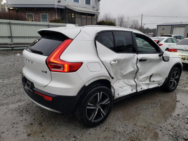 Изображение 3 2023 VOLVO XC40 CORE 2023 с VIN YV4L12UV2P2925001